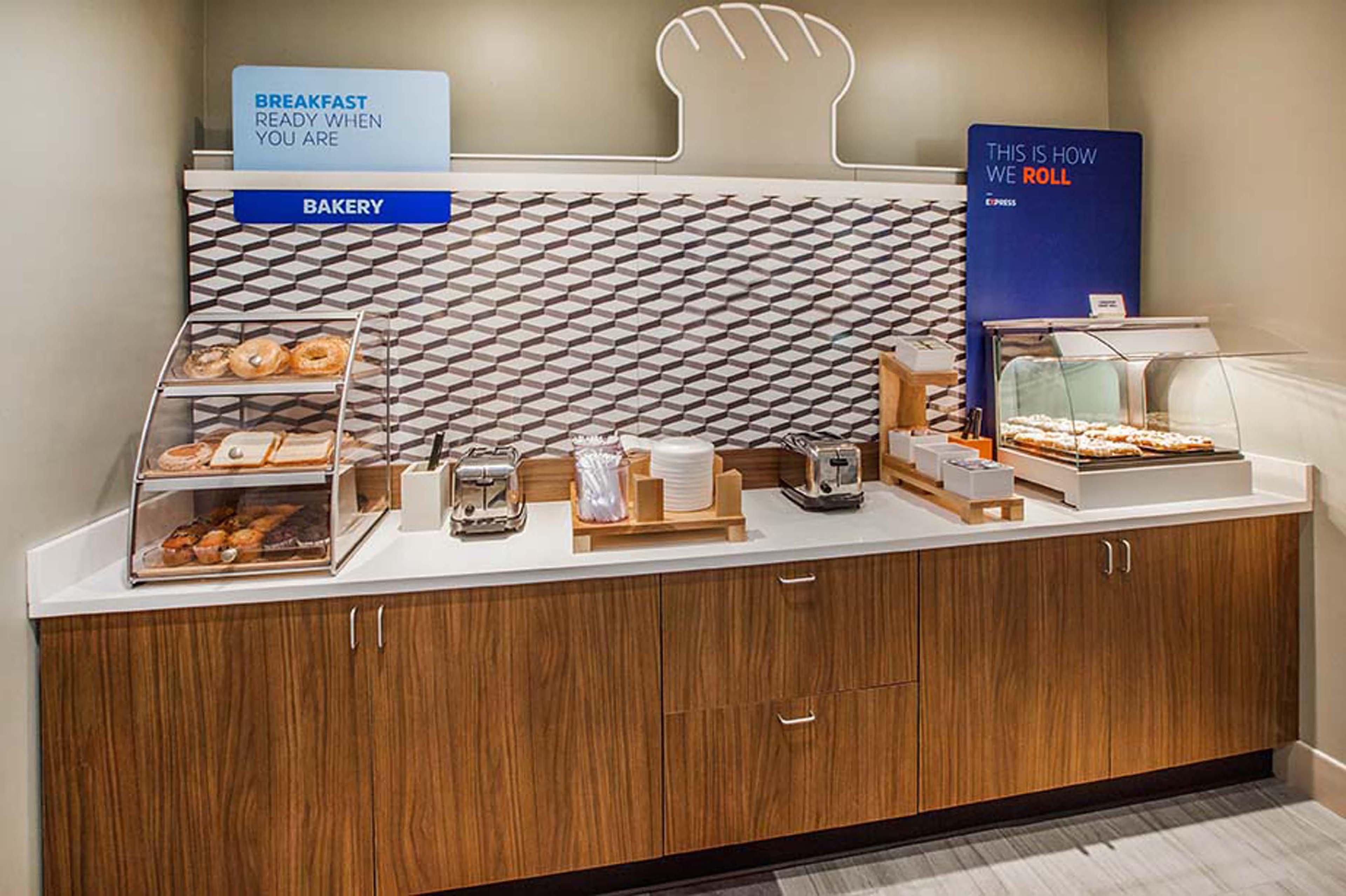 Holiday Inn Express Montgomery East I-85 By Ihg Zewnętrze zdjęcie