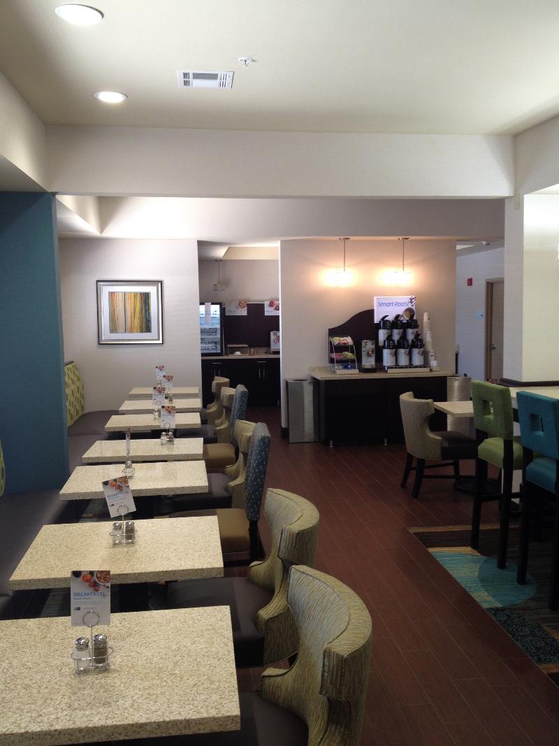 Holiday Inn Express Montgomery East I-85 By Ihg Zewnętrze zdjęcie